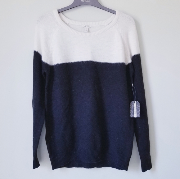 Forever 21 Sweaters - Loose Fitting Cozy Soft Sweater